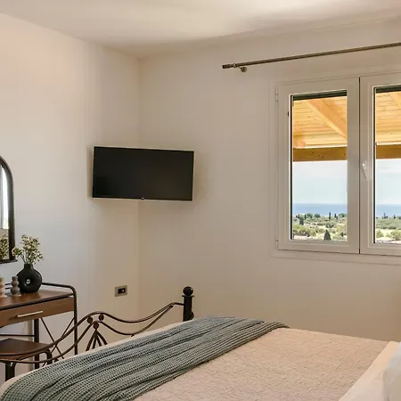 Ipoliti Luxury Living Svoronata